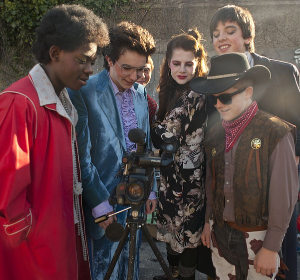 Ferdia Walsh-Peelo, Mark McKenna y Percy Chamburuka en Sing Street