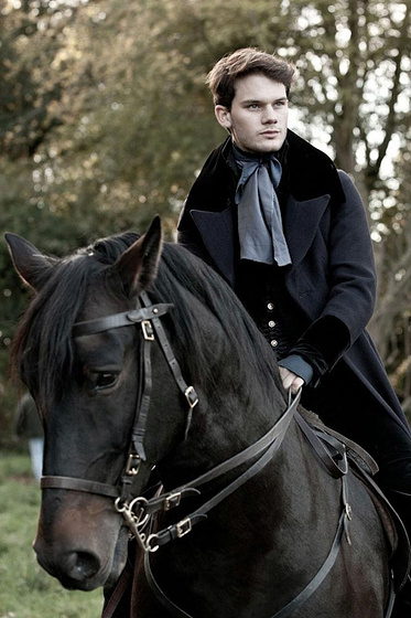 Jeremy Irvine en Grandes Esperanzas