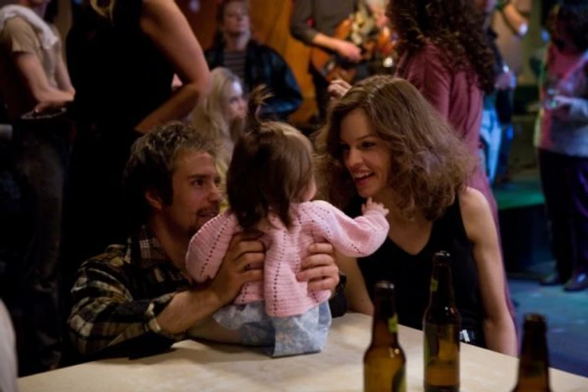 Sam Rockwell y Hilary Swank en betty-anne-waters
