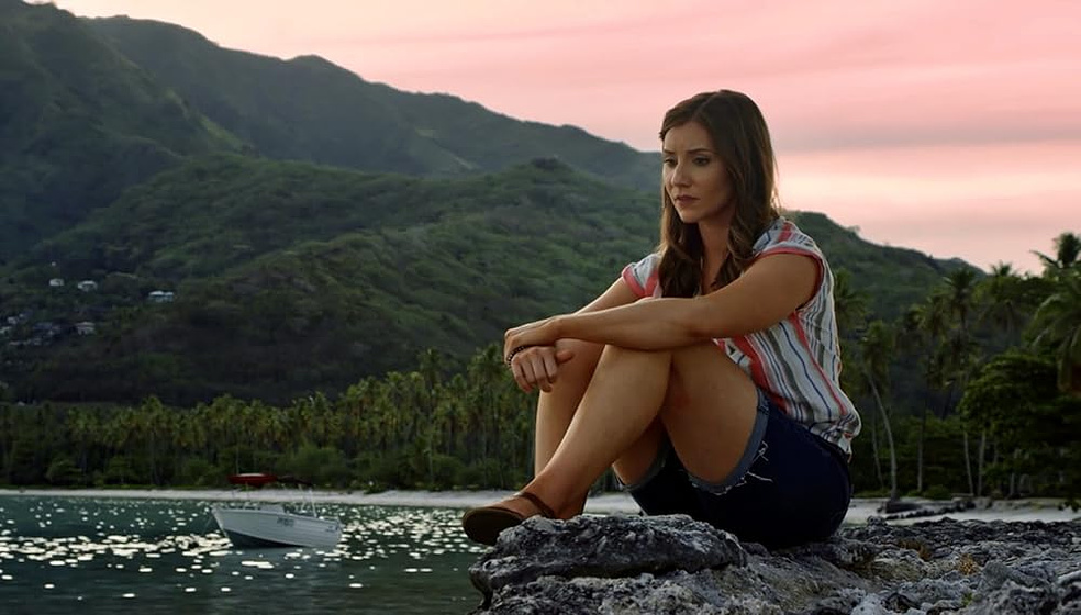 Shae Robins en amor-identico