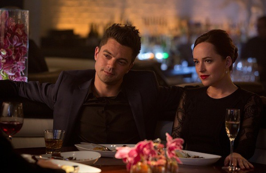 Dominic Cooper y Dakota Johnson en Need for Speed