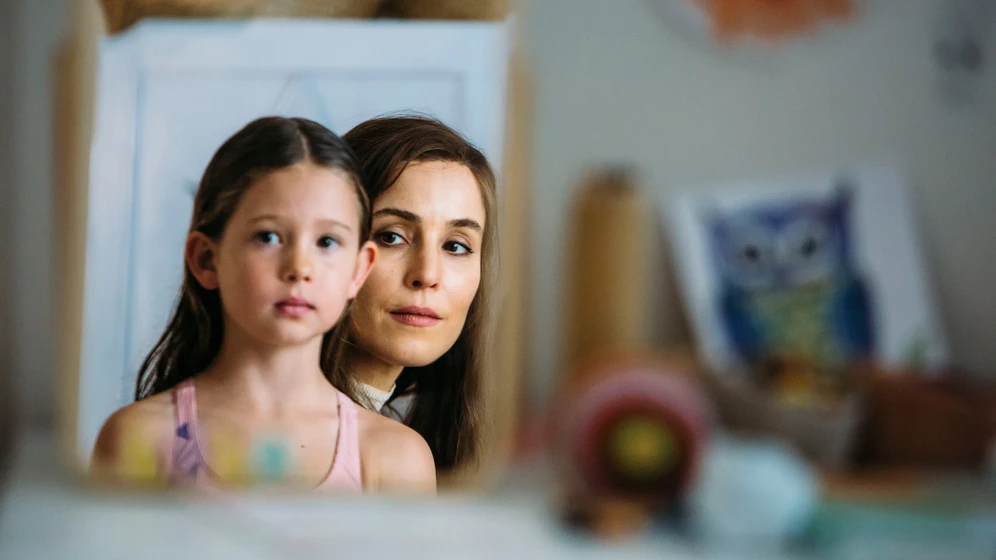 Noomi Rapace y Annika Whiteley en desaparecida-angel-of-mine