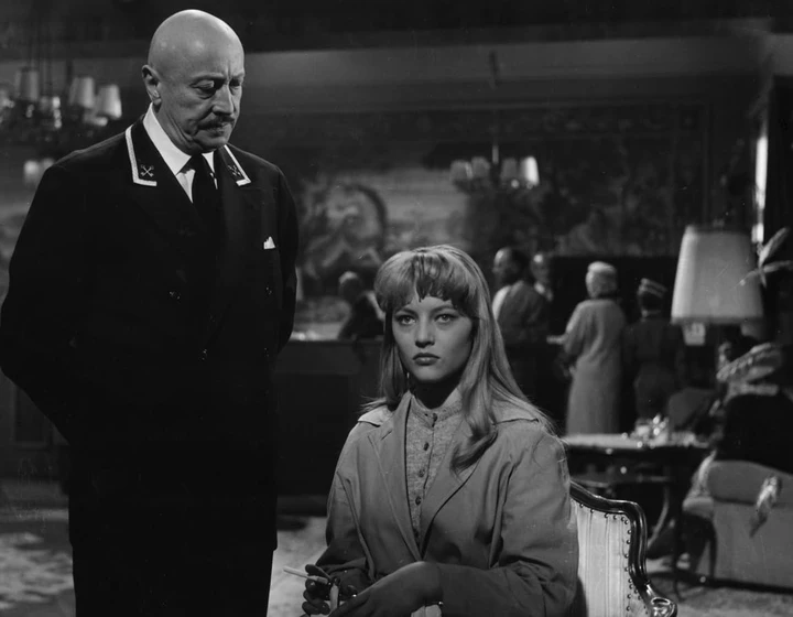 Karin Baal y Hubert von Meyerinck en el-escandalo-rosemarie