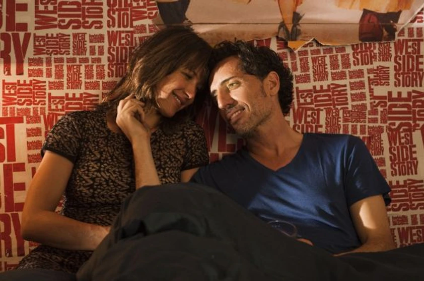 Sophie Marceau y Gad Elmaleh en la-felicidad-nunca-viene-sola