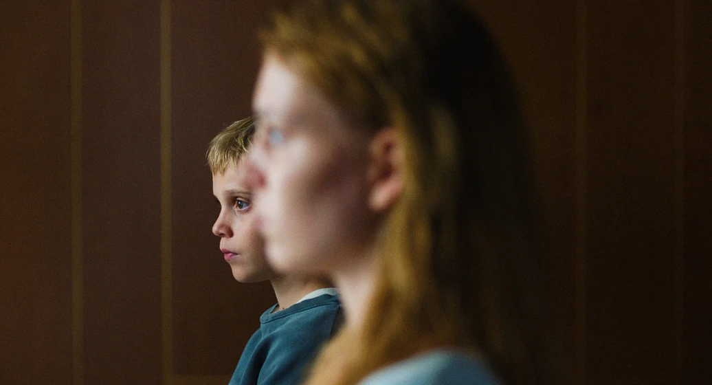 Finn Vogels y Celeste Holsheimer en a-family-2026