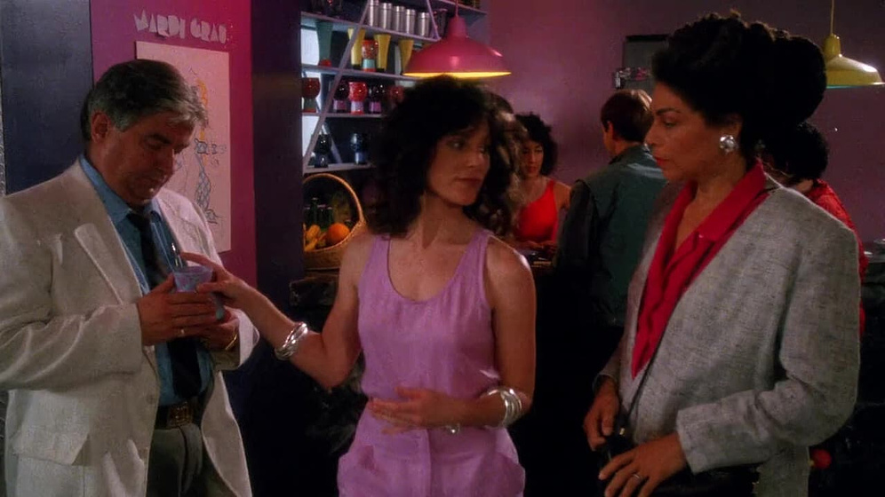 Rosalind Cash, Francis X. McCarthy y Alexa Hamilton en Perra Bruja