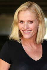 picture of actor Julia Minesci