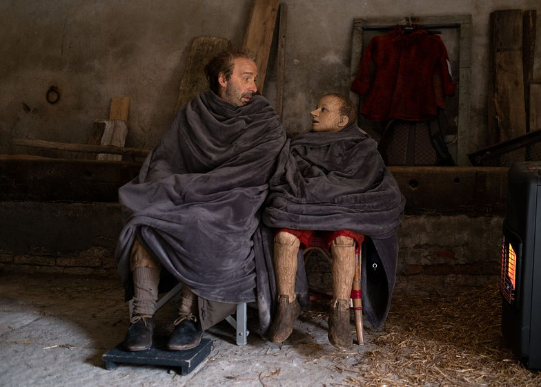 Roberto Benigni y Federico Ielapi en Pinocho