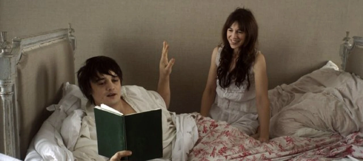 Charlotte Gainsbourg y Pete Doherty en confession-of-a-child-of-the-century