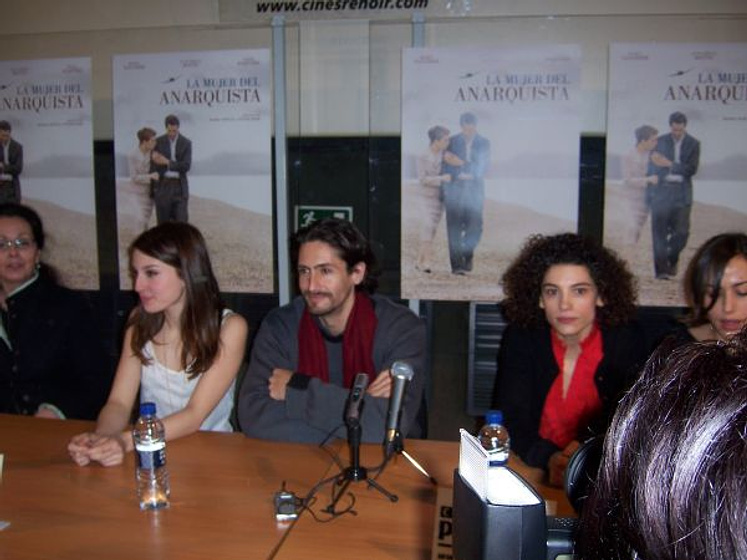 Juan Diego Botto y María Valverde en La Mujer del anarquista (Rueda de prensa en Madrid. Enero 2009)