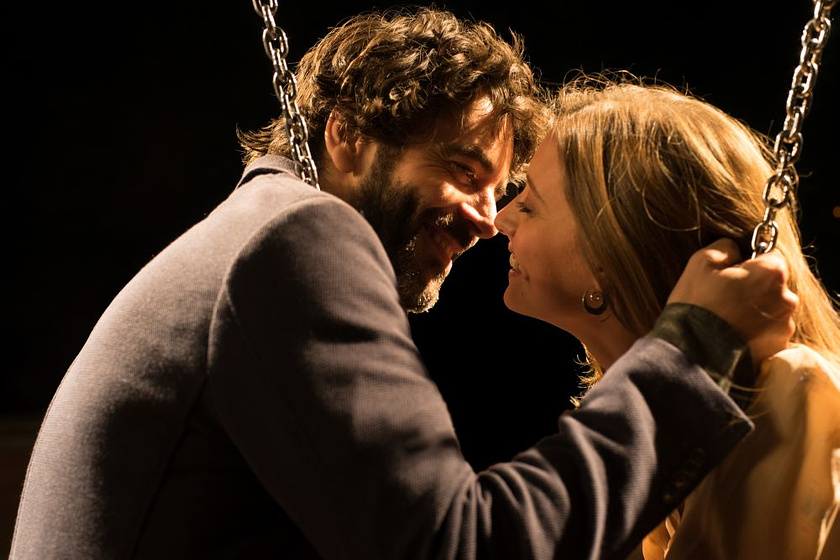 Eduardo Noriega [II] y Michelle Jenner en Nuestros Amantes