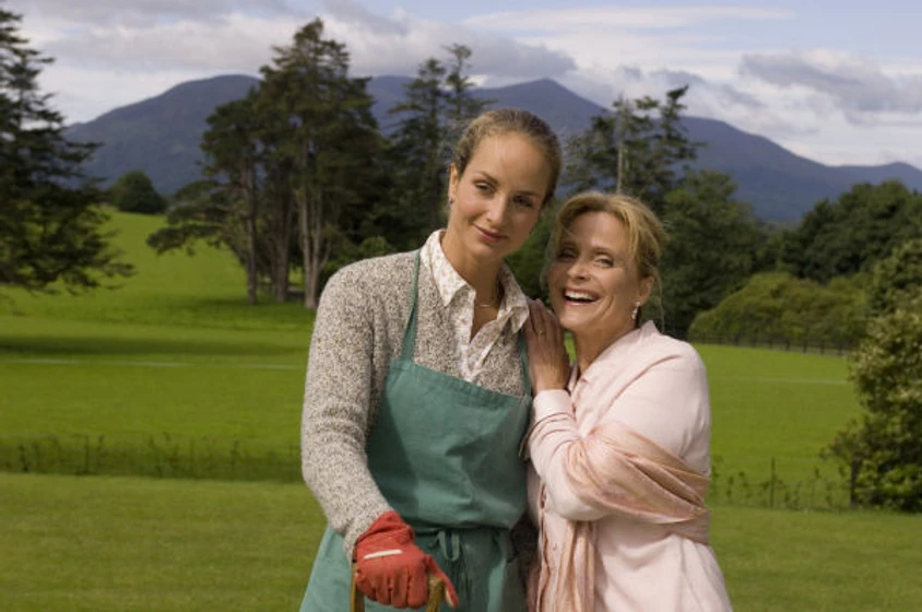 Lara-Joy Körner y Kerstin Gähte en niebla-sobre-el-castillo