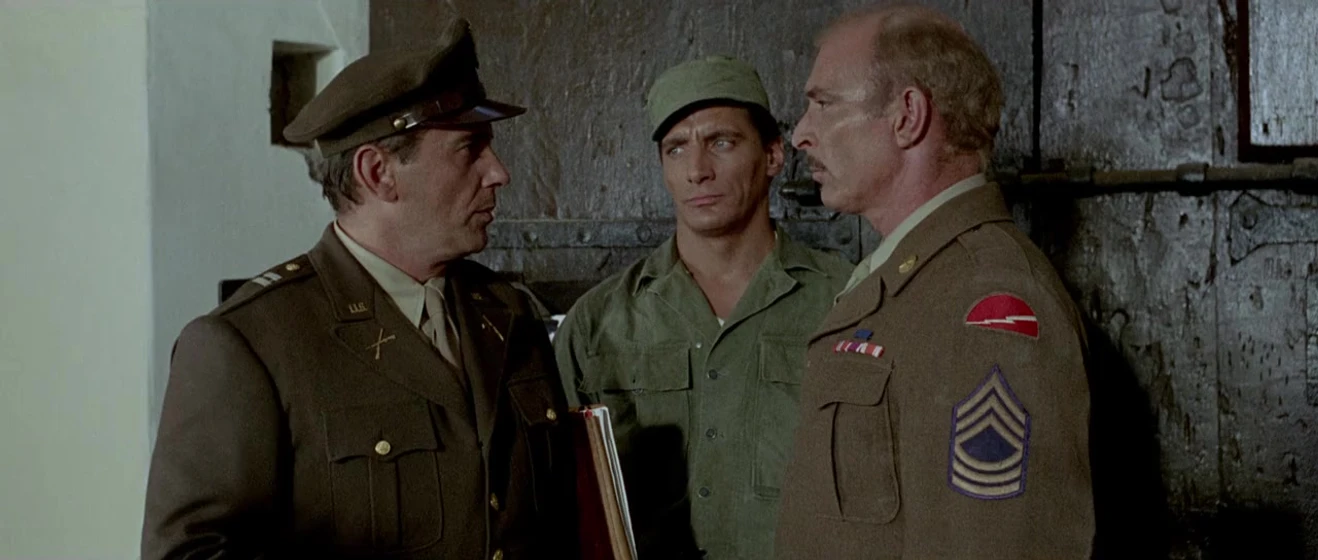 Lee Van Cleef y Romano Puppo en chacales-del-desierto