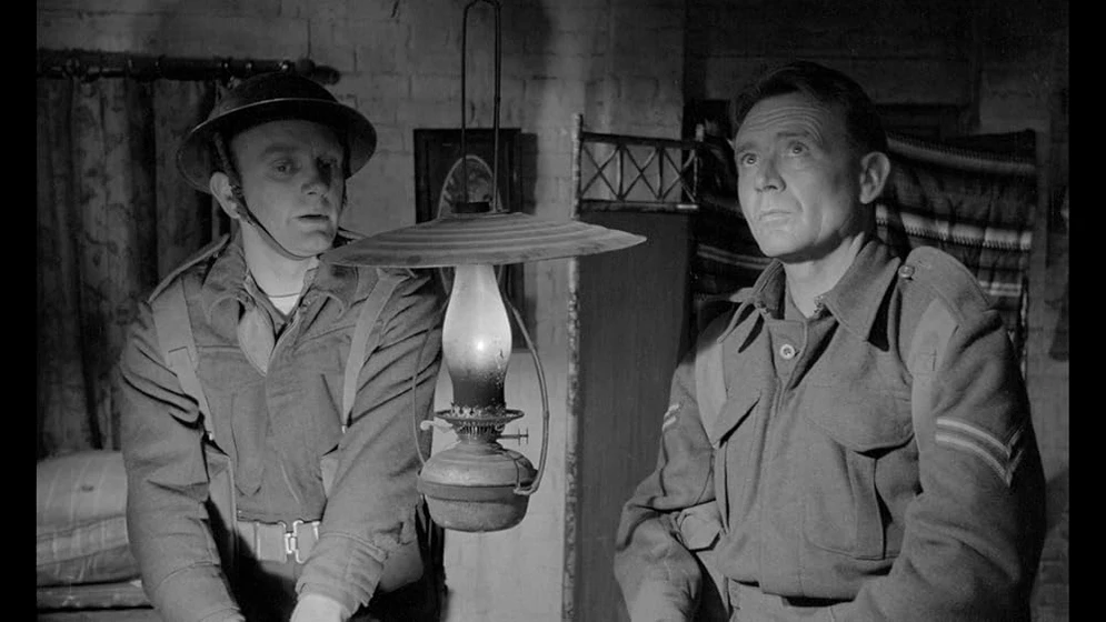 John Mills y Meredith Edwards en dunkerque-1958