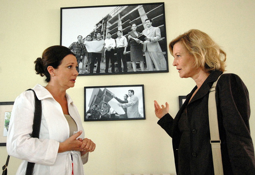 Suzanne von Borsody y Michèle Marian en Cita Misteriosa en Bangkok