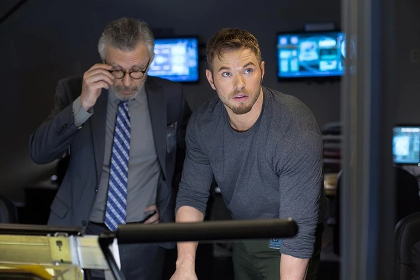 Steve Coulter y Kellan Lutz en extraction