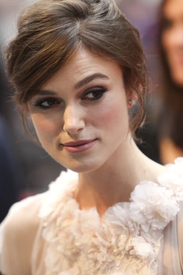 Keira Knightley en anna-karenina (Premiere en Los Londres. Diciembre 2012)