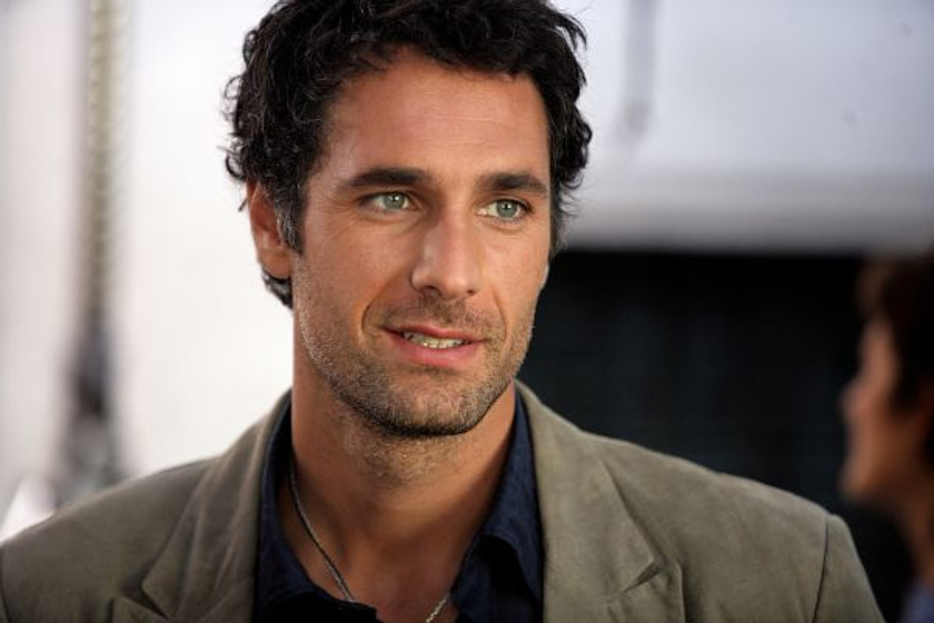 Raoul Bova en Perdona Si te Llamo Amor