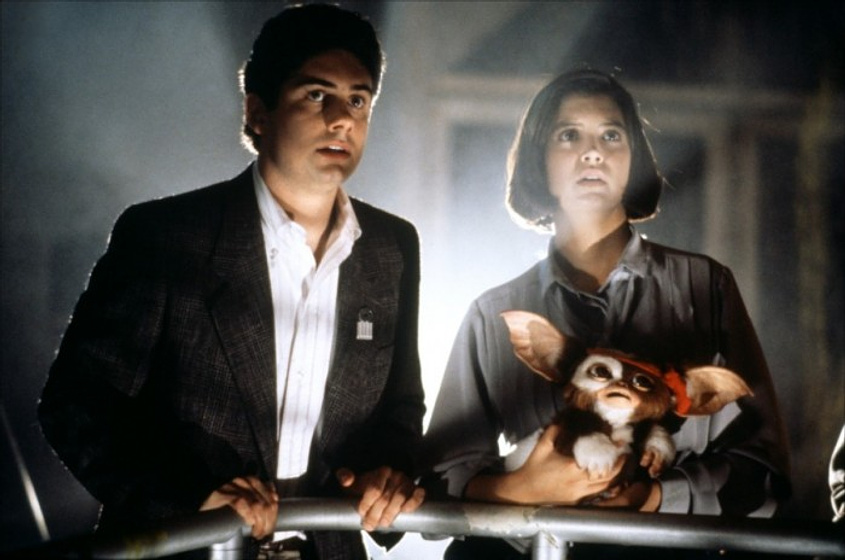 Zach Galligan y Phoebe Cates en Gremlins 2: La nueva generación