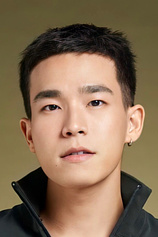 picture of actor Awat Ratanapintha