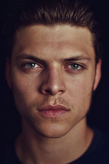 picture of actor Alex Høgh Andersen