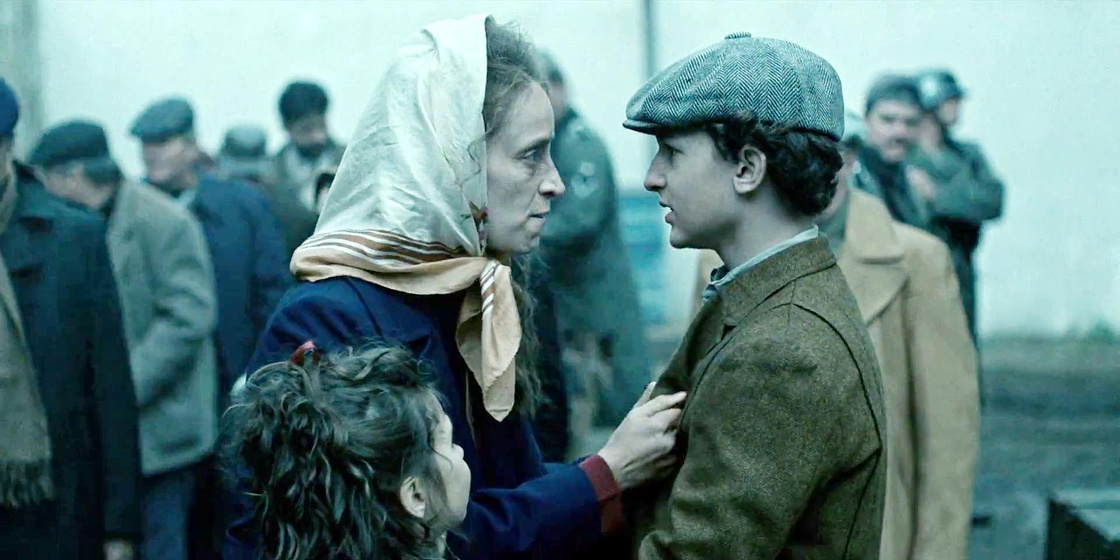 Jett Klyne y Katherine Fogler en El Niño del Bosque