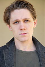 picture of actor Charlie Bentley