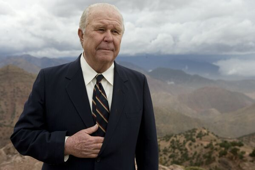 Ned Beatty en La Guerra de Charlie Wilson