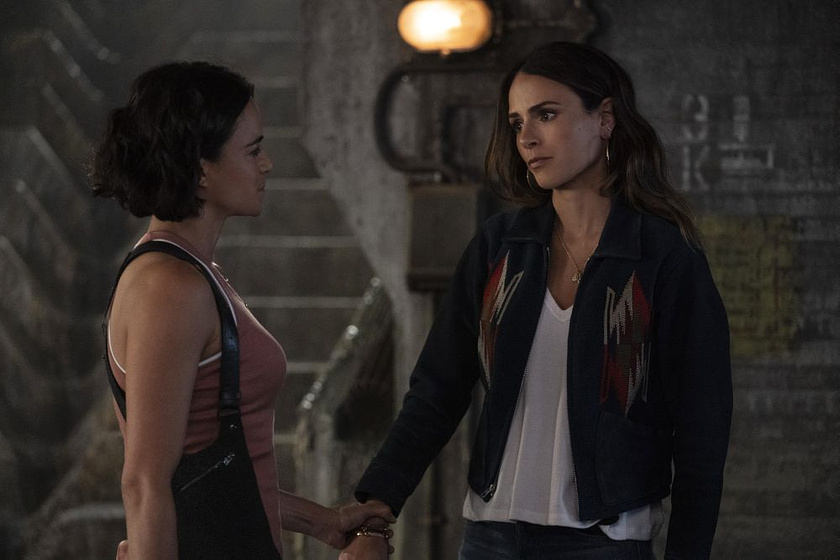 Michelle Rodriguez y Jordana Brewster en Fast & Furious 9