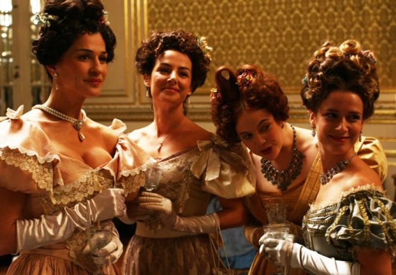 Margarida Vila-Nova, Catarina Wallenstein, Sofia Aparício y Helena Coelho en Misterios de Lisboa