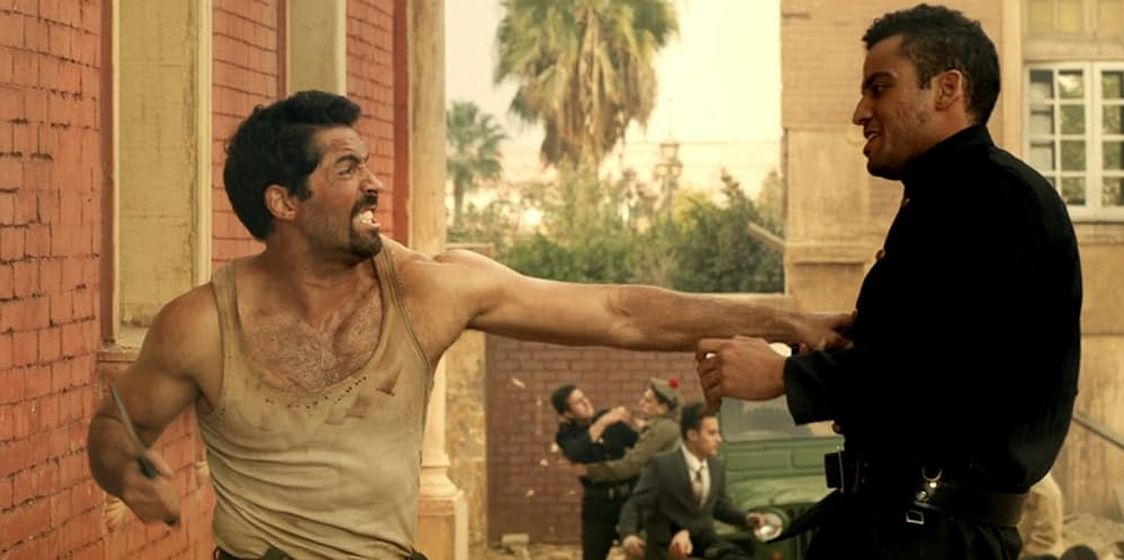Scott Adkins en la-guerra-karmouz