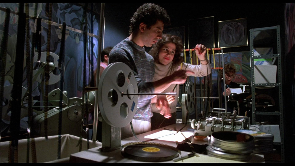 Eric Bogosian y Heidi Bassett en Efectos Especiales