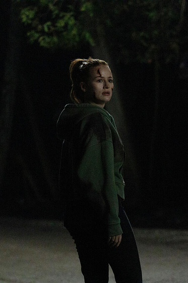 Madelaine Petsch en strangers-capitulo-final