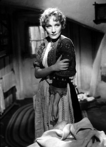 Marlene Dietrich en I Loved a Soldier