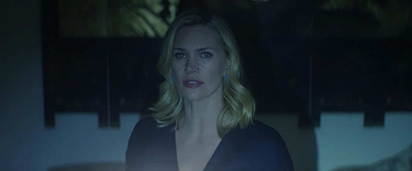 Natasha Henstridge en the-black-room-2017
