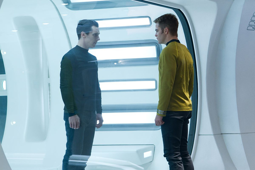 Chris Pine y Benedict Cumberbatch en Star Trek. En la oscuridad