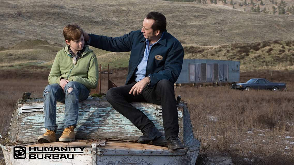 Nicolas Cage y Jakob Davies en El Agente