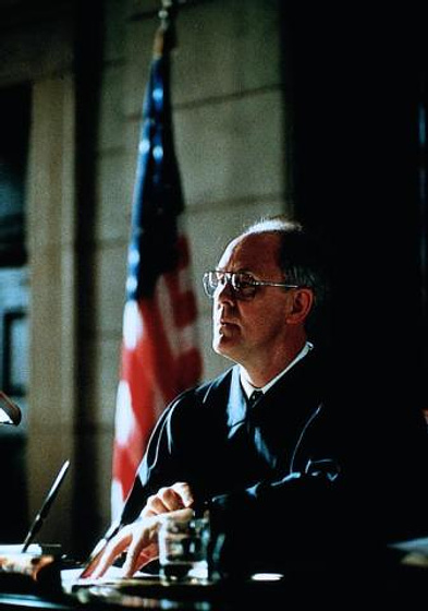 John Lithgow en Acción Civil