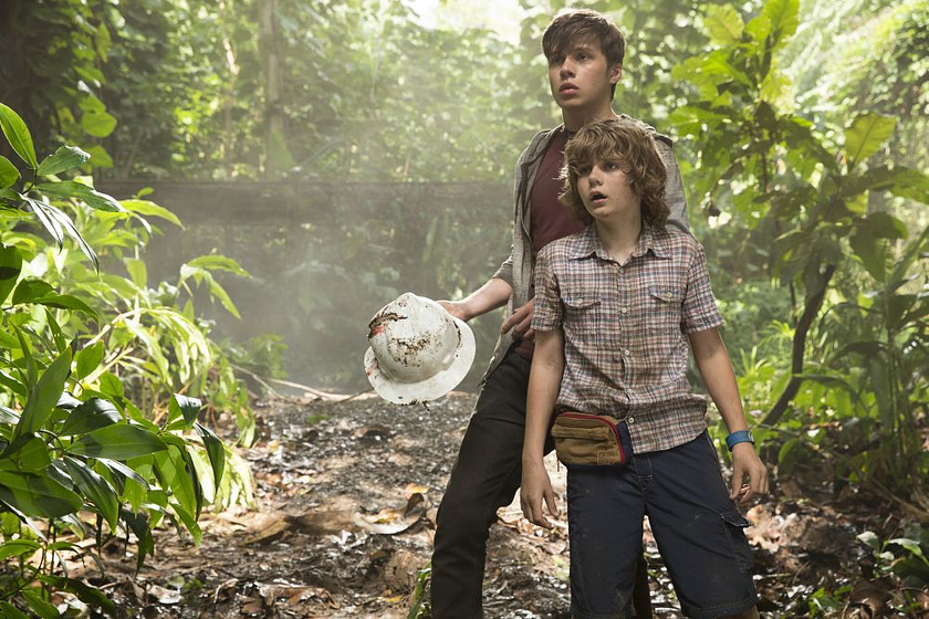Ty Simpkins y Nick Robinson en Jurassic World
