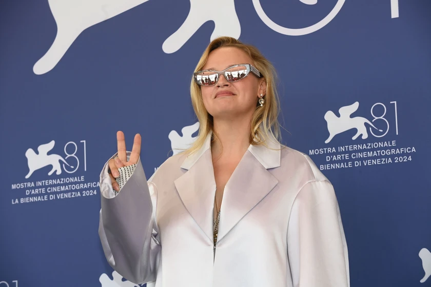 Sara Forestier en tres-amigas-2024 (Festival de Venezia. Agosto 2024)