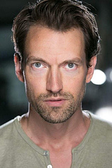 picture of actor Tom Frederic