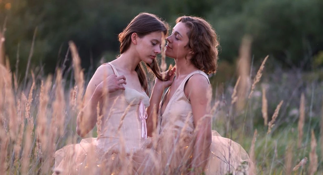 Aiste Dirziute y Julija Steponaityte en el-verano-de-sangaile
