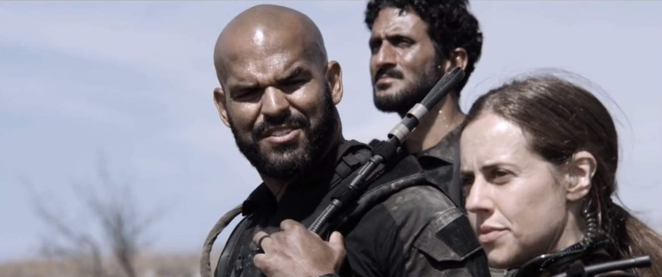 Amaury Nolasco, Tsahi Halevi y Yael Eitan en Jarhead: Law of Return