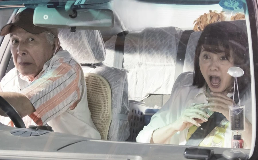 Nenji Kobayashi y Kazuko Yoshiyuki en verano-de-una-familia-de-tokio
