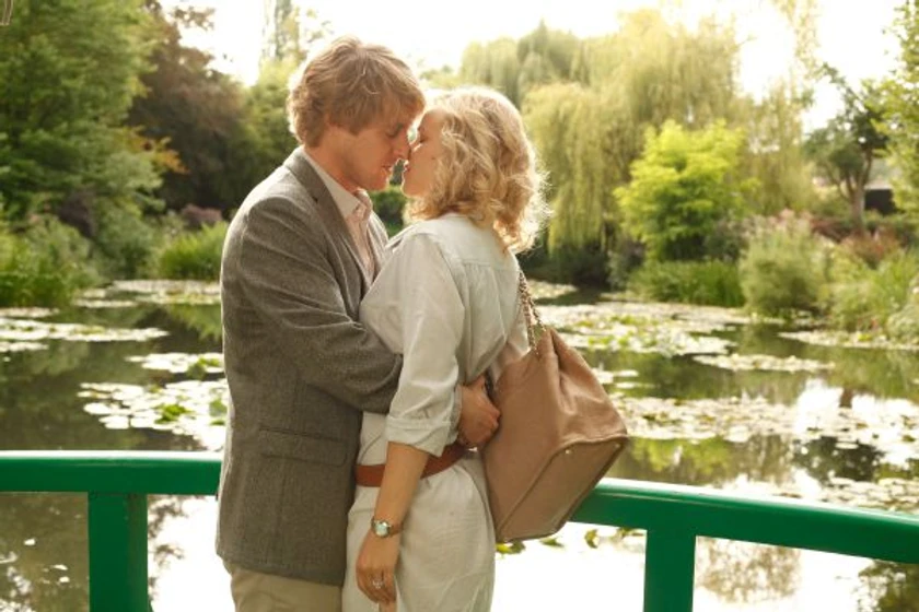 Owen Wilson y Rachel McAdams en midnight-in-paris