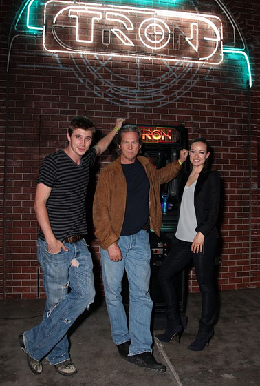 Jeff Bridges, Garrett Hedlund y Olivia Wilde en Tron Legacy