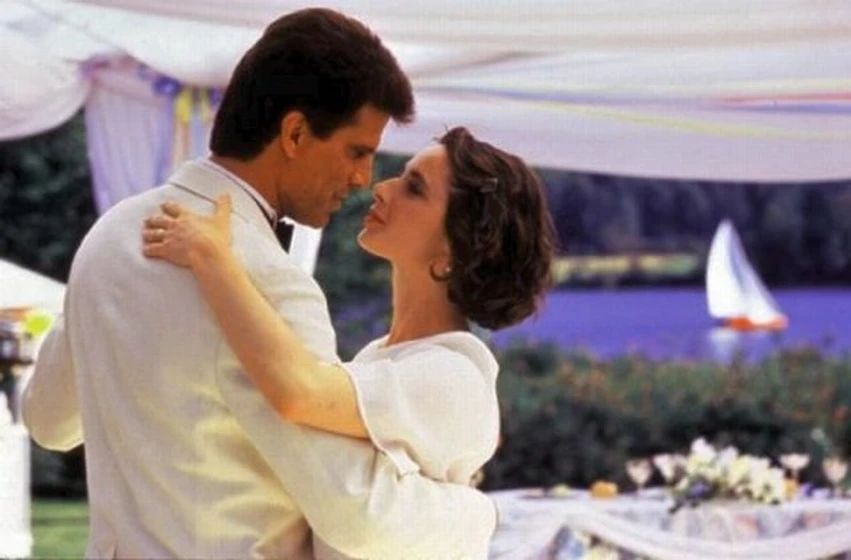 Isabella Rossellini y Ted Danson en un-toque-de-infidelidad