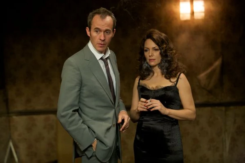 Stephen Dillane y Joanne Whalley en 44-inch-chest-la-medida-de-la-venganza