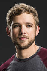 photo of person Max Thieriot