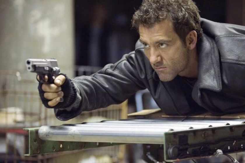 Clive Owen en shoot-em-up-en-el-punto-de-mira